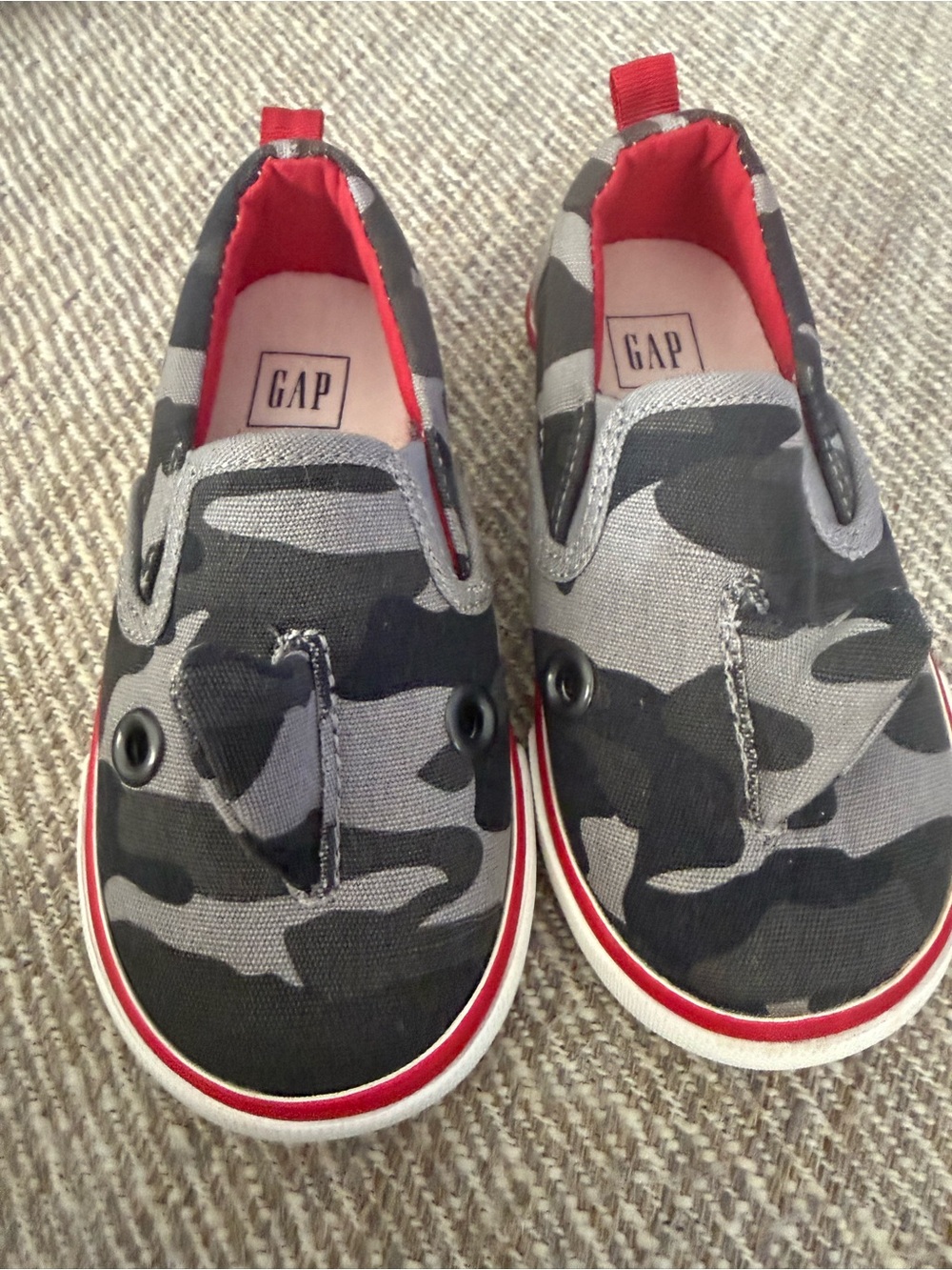 GAP Kids Gray Camouflage Slip-On Sneakers with Red Accents. Toddler 7C NWOT